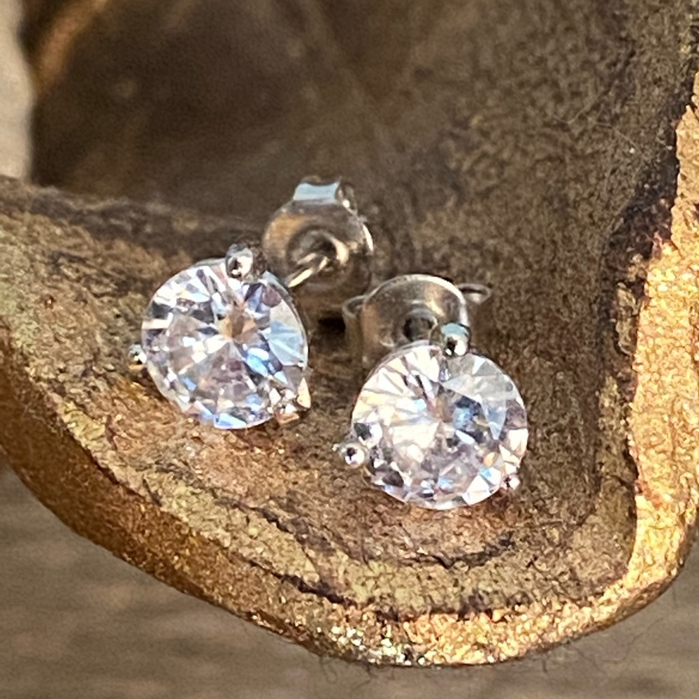 !NEW! 💎Sparkling CZ in Silver💎❤️